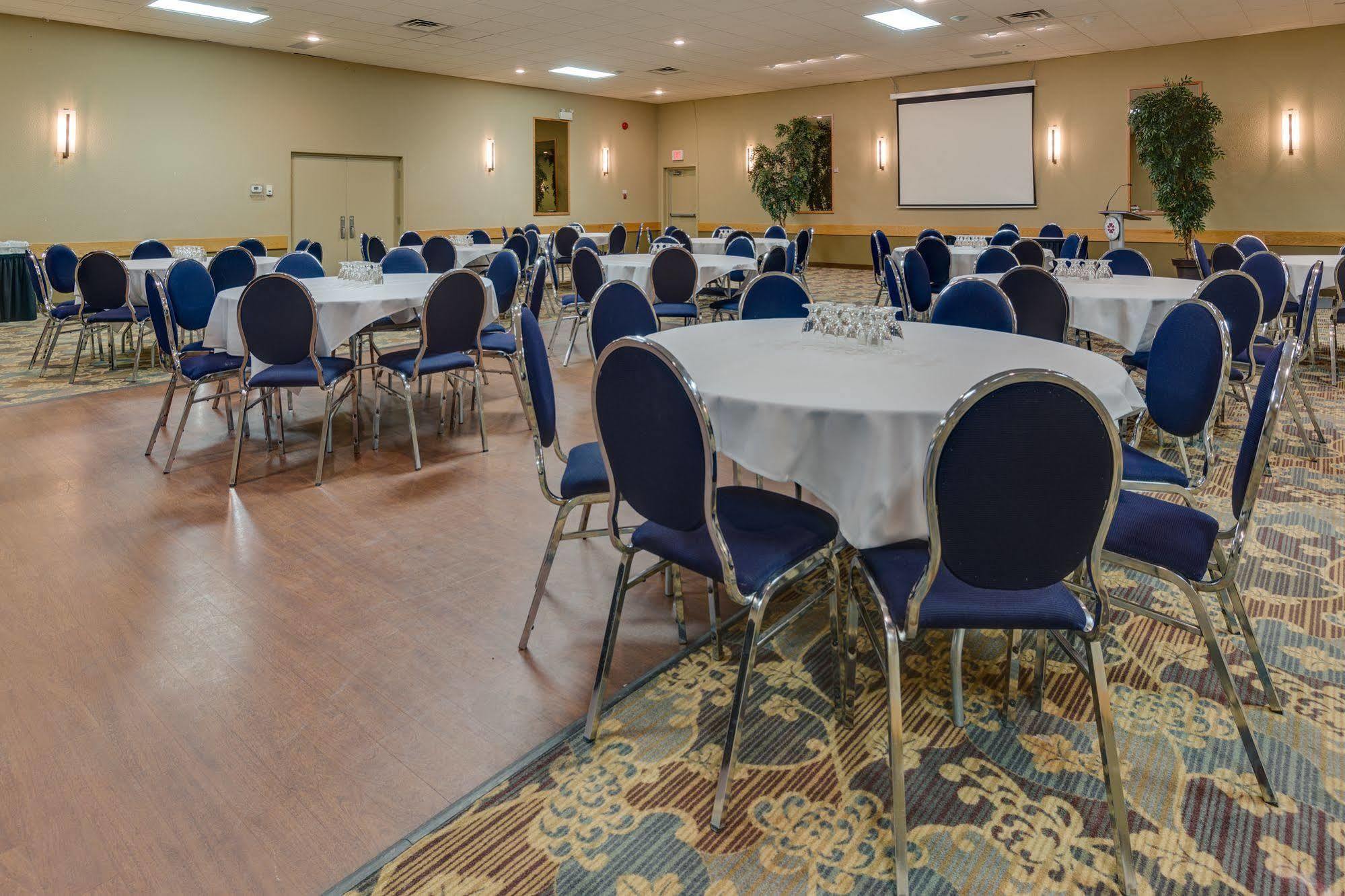 Heritage & Convention Centre - Hotel